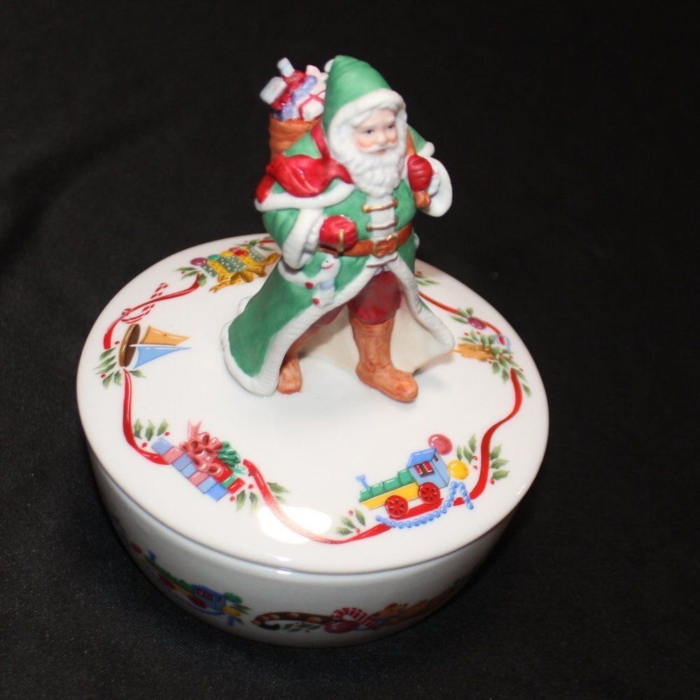 Vintage Lenox 1995 Victorian Santa Music Box - Picture 7 of 10